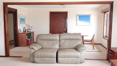 Lake Wangary House | King George Retreat - Amazing Views, Spacious Living, Coastal Charm