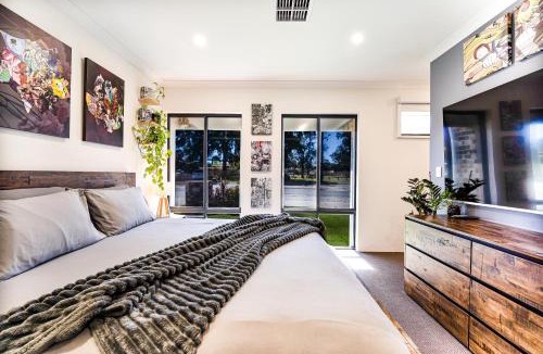 Beechboro House | King Suite with Private Ensuite