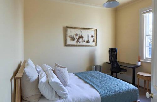 Fitzroy House | King William Terrace - Classic Fitzroy Style
