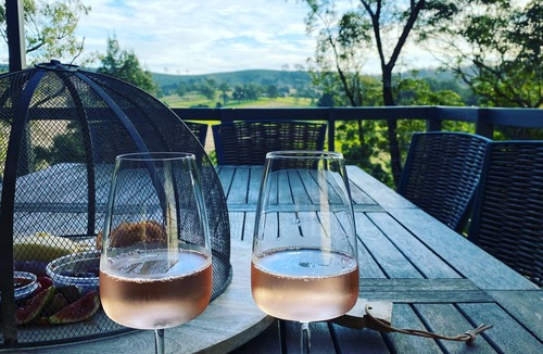 Fosterton House | Kingaley Farmstay - riverside 20 acres of bliss - outdoor fire heated bath!