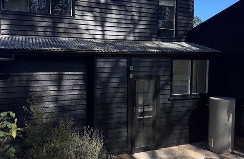 Fosterton House | Kingaley Farmstay - riverside 20 acres of bliss - outdoor fire heated bath!