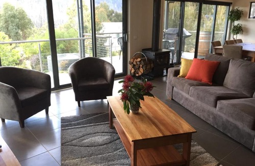 Marysville House | KINGS VIEW - Breathtaking mountain views