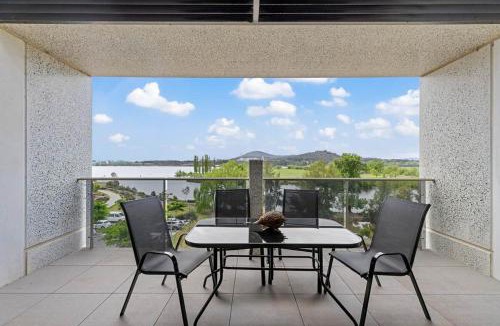Kingston Apartment | Kingston Lakefront Modern 2bed 2Bath w Parking