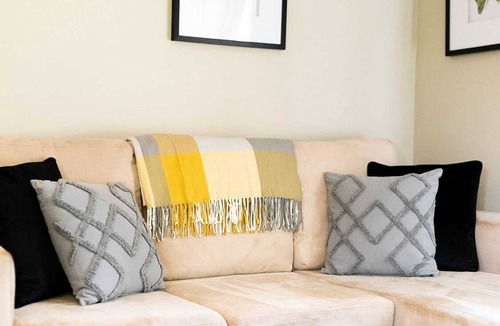 Orange East House | Kinross Cottage - Close to CBD, Comfy & Convenient
