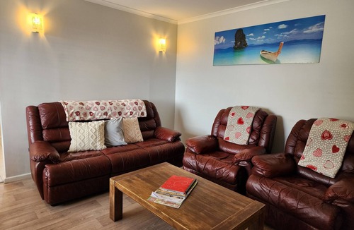 Spencer Park House | Kira's Holiday Home on Gairdner - Pet Friendly