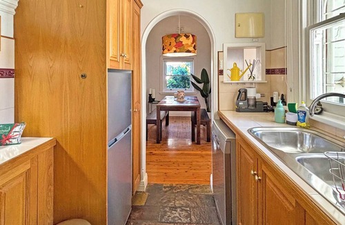 Kirribilli Apartment | Kirribilli 2BR gem with garage Walk to Harbour