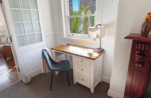 Kirribilli Apartment | Kirribilli 2BR gem with garage Walk to Harbour