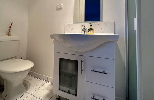 Sandy Bay Apartment | Knowledge Lodge, cozy studio apartment 12