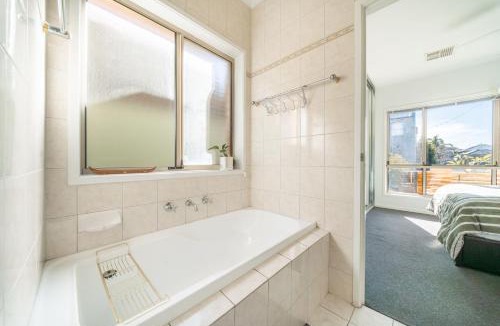 Mawson Lakes House | Koala Stay - Ground Floor 2BR Shared House in Mawson Lakes