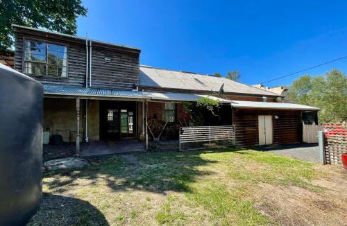 Harrow Apartment | Kolmar House Residence - Historic Harrow