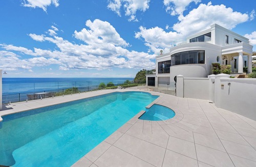 Avalon Beach House | “Kookaburra” - Oceanfront 4-Bed with Amazing Views