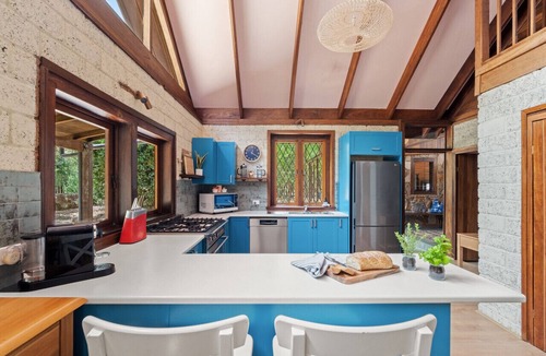 Redgate House | Kookaburra Retreat | Dog Friendly | Forest View