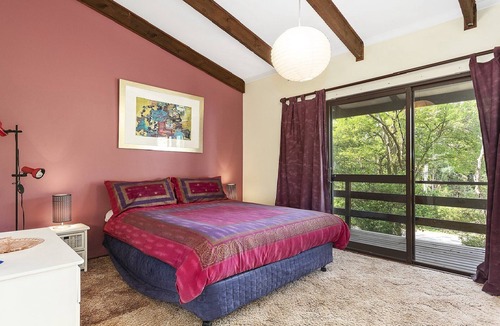 Pearl Beach House | Koorawatha by HolidayCo.