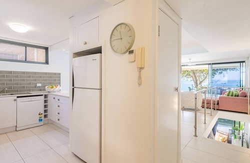 Salamander Bay House | Kooyonga 1, 211 Soldiers Point Rd - waterfront, views linen, aircon