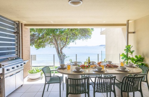 Salamander Bay House | Kooyonga 1, 211 Soldiers Point Rd - waterfront, views linen, aircon