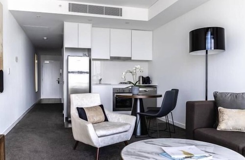 Chatswood CBD Apartment | KOZYGURU Chatswood Luxury Studio