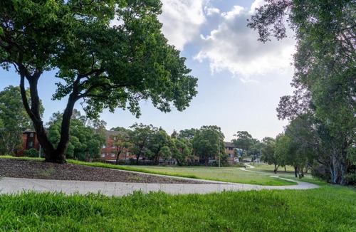 Hillsdale Apartment | KozyGuru | Hillsdale | 3 Bedroom APT