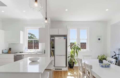 Manly Apartment | KozyGuru | Manly | Top-Floor Panoramic Seaview Gem