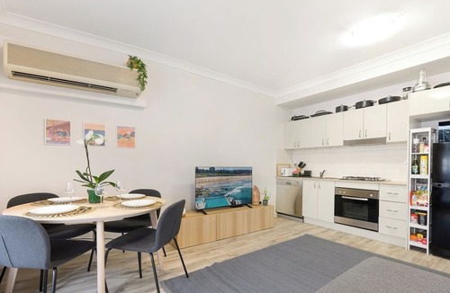 Redfern Apartment | KozyGuru | Redfern | Vibrant Cityside Retreat