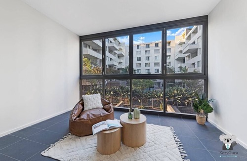 Wentworth Point Apartment | KozyGuru | Wentworth Point | 2B Cosy Apt