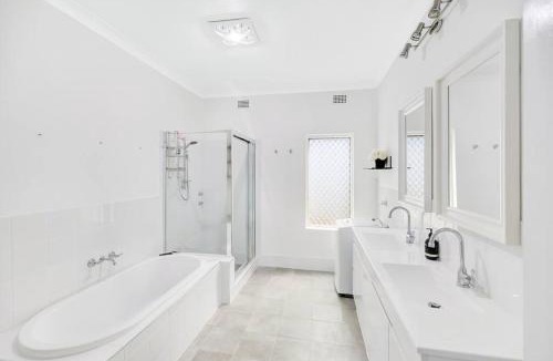 Central Mudgee House | Kuzman Cottage in the Heart of Mudgee