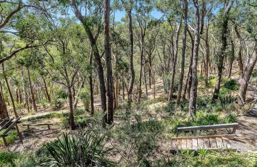 Crafers West House | KW Treehouse Luxury Private Farm Escape for 2 with Walking Trails
