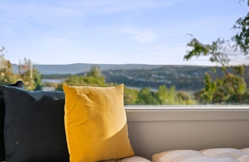 Aireys Inlet House | Kyarra - Free wifi, open fire, close to everything