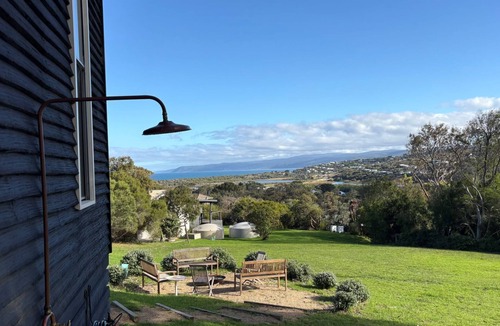 Aireys Inlet House | Kyarra - Free wifi, open fire, close to everything