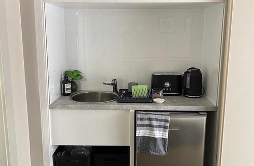 Bentleigh East Apartment | L'École Private Studio-Apartment by My Lodgingfy