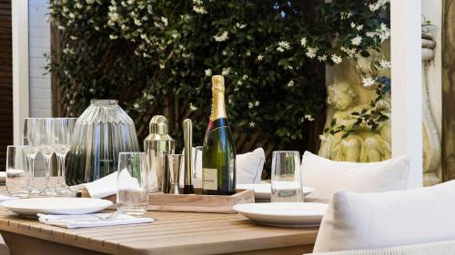 Corlette House | La Luce - Port Stephens