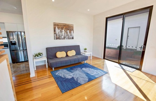 Kalimna House | La Maison Elegante: Located just a short drive from the ocean
