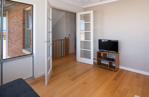 Geographe House | LAGOON SUNRISE - Absolute Waterfront