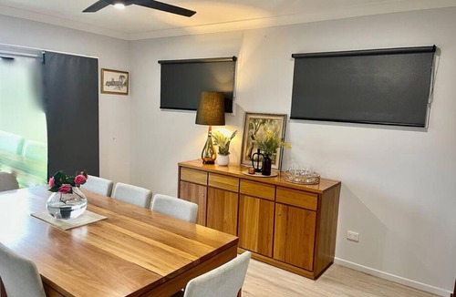 Stanthorpe House | LAHOOL GUEST HOUSE JUST A CREEKSIDE STROLL TO TOWN