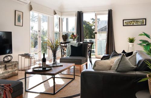 Daylesford House | Lake Como Villa - Lake Daylesford on your doorstep
