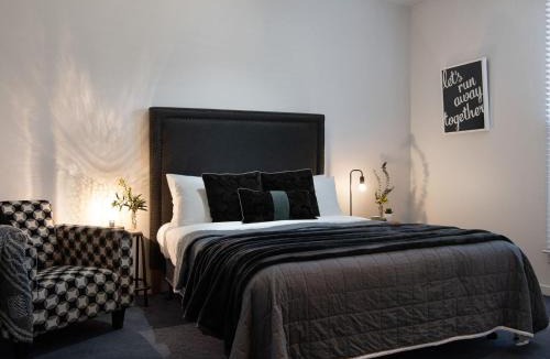 Daylesford House | Lake Como Villa - Lake Daylesford on your doorstep
