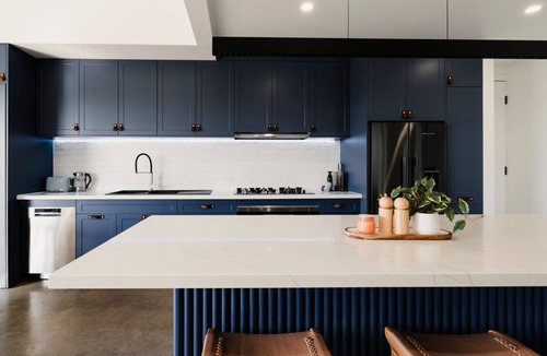 Connewarre House | Lake Connewarre Farm Stay | Acreage| Sleeps 10
