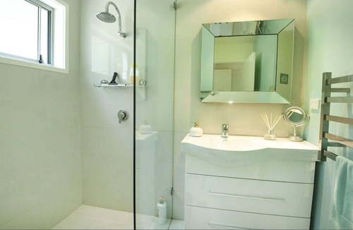 Elizabeth Beach Apartment | Lake Escape @ Elizabeth Beach