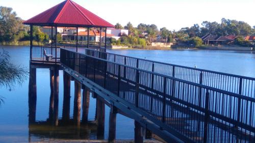 Ballajura House | Lake Estate Stay
