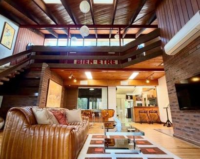 Budgewoi House | Lake front, Mid-century house with sauna 2