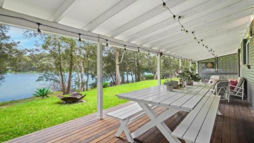 Avoca Beach House | Lake House Hideaway - Serene Lakeside Retreat