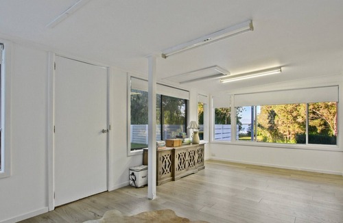 Metung House | Lake Metung | Modern Lake House Escape