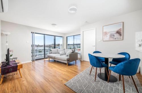 Greenway Apartment | Lake & Mountain Escape Greenway