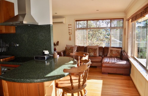 Merimbula House | Lakefront Retreat-Water Frontage-Canoe-Pet-Walk to Beach/Town-Peaceful & Quiet