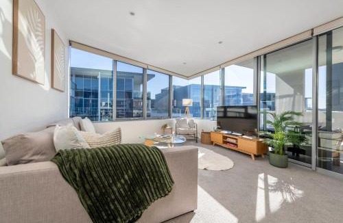 Kingston Apartment | Lakefront Retreat with Stunning Views