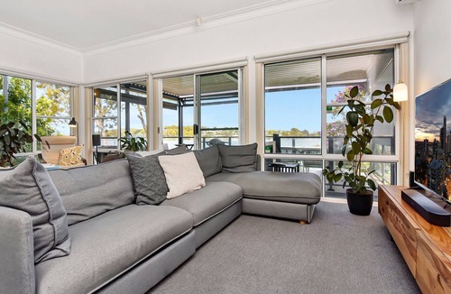 Arcadia Vale House | Lakehouse on Alexander