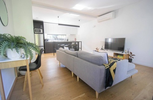Lake Wendouree House | Lakes Edge 1 - 2BR Close to Lake