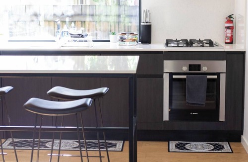 Lake Wendouree House | Lakes Edge 1 - 2BR Close to Lake