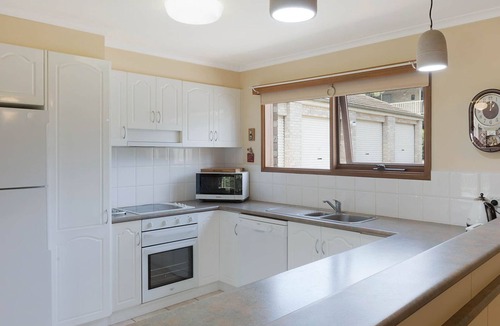 Dalmeny Apartment | Lakesea Unit on Mort