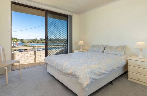Forster Apartment | Lakeshore Lodge 2: 2 BR, 1 BA Apartment in Forster, Sleeps 4