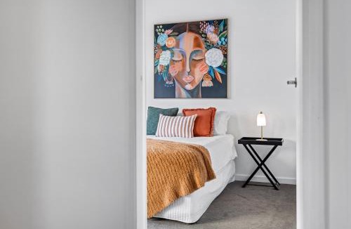 Buff Point Apartment | Lakeside 2-Bed Retreat with Sunny Balcony